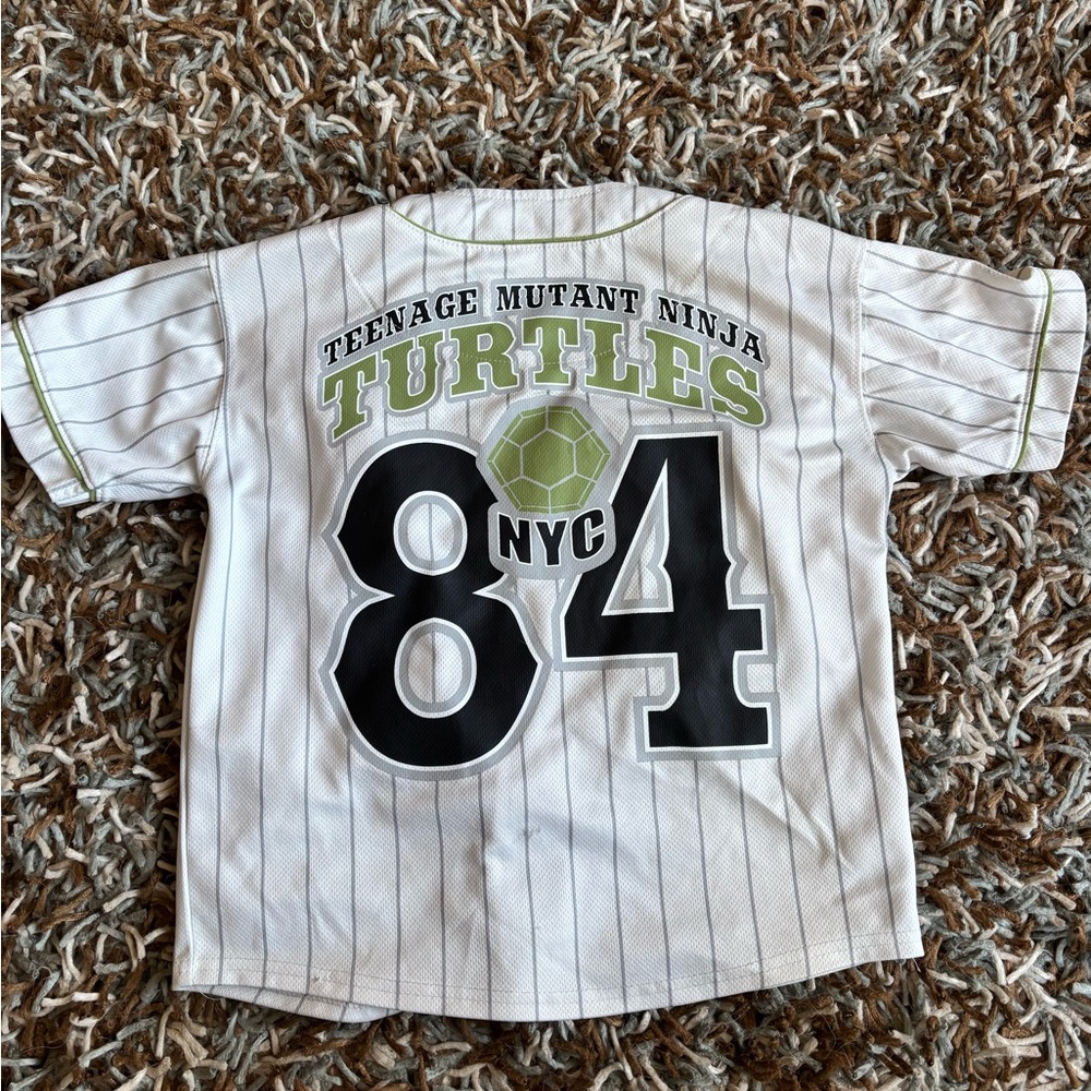 Teenage Mutant Ninja Turtles White Pinstripe Tee with Green Accent SMALL 6 / 7